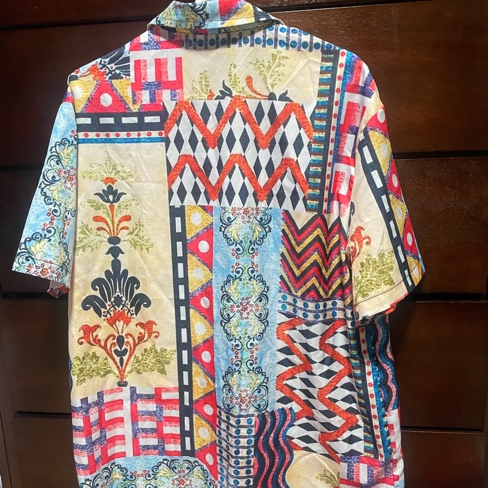Multicolor Geometric Pattern Men's Shirt - Picture 2 of 3